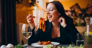 Aeroporto do Nordeste ganha nova opção de restaurante conveniado ao LoungeKey e Priority Pass