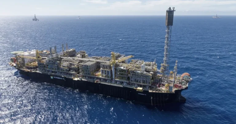 Petrobras eleva produção de petróleo no Brasil em 18,4% no 3º trimestre