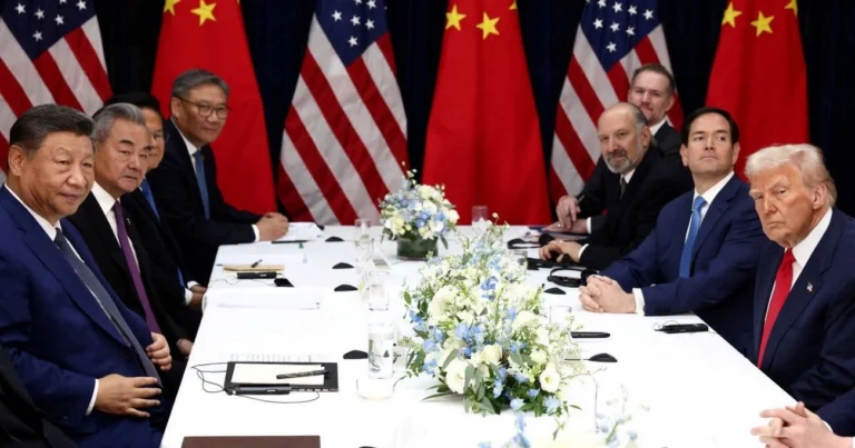 Trump reduz tarifas para a China, mas faz exigências sobre comércio de fentanil, soja e terras raras