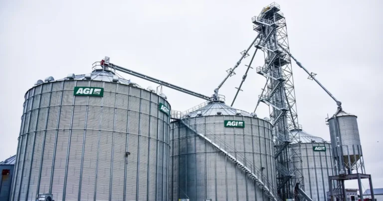 AGI, fabricante de silos, compra AC Grãos e entra na operação de armazenagem de soja e milho no Brasil