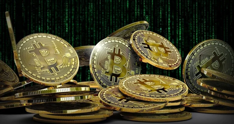 Bitcoin hoje: cripto opera em queda e ronda nível de US$ 90 mil, em espera por Fed