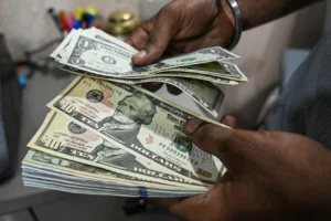 Dólar hoje ronda estabilidade à espera de dados dos EUA e Galípolo