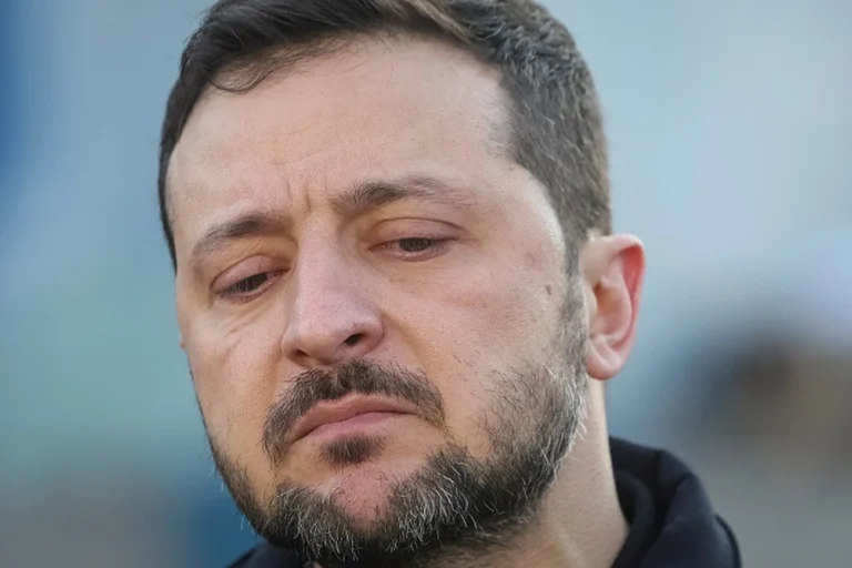 Líderes europeus e Zelenskiy se reúnem em Londres em momento “crucial” para Ucrânia