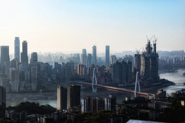 O salto da China: nova era tecnológica cresce mesmo com crise imobiliária recorde