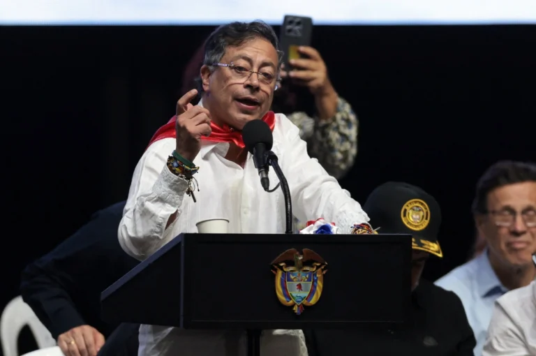 Petro diz que corpos achados no mar podem ser de vítimas de bombardeio dos EUA