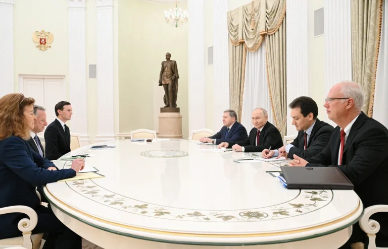 Putin se reúne com enviado e genro de Trump por 4h para discutir paz na Ucrânia