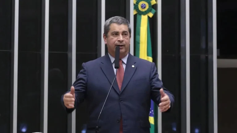 Coronel Tadeu: Suplente de Carla Zambelli assume deixa tudo claro sobre sua linha de frente