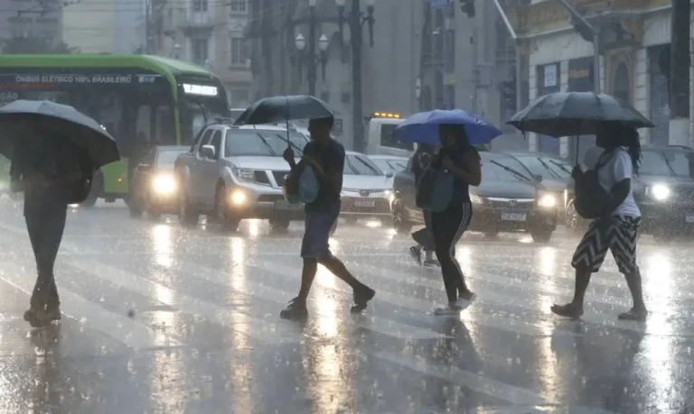 Temporal em SP Defesa Civil alerta para alagamentos e raios agora