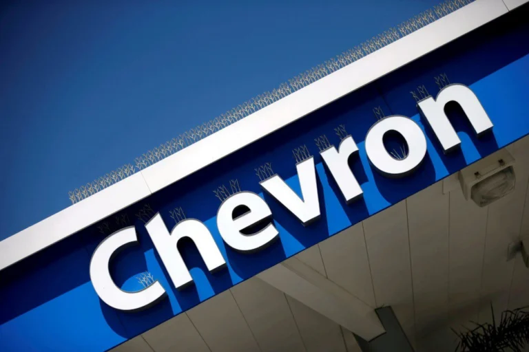 Chevron e EUA negociam extensão de permissão para resgatar o petróleo da Venezuela