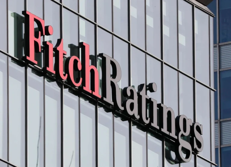 Fitch Ratings alerta que Brasil precisa de ajuste fiscal crível para subir para BB+ agora