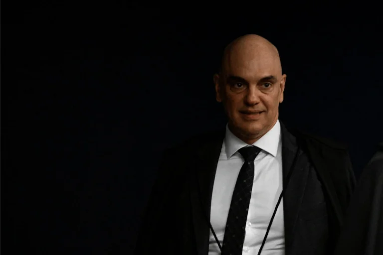 Ministro Moraes libera coronel condenado a 21 anos para trabalhar no Exército agora