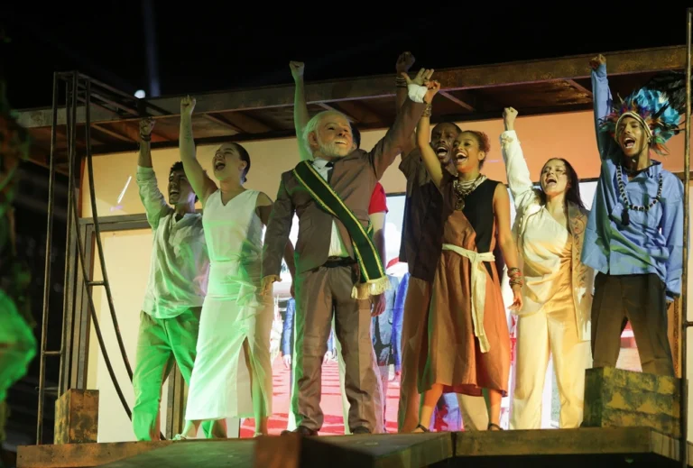 TSE sob pressão: PL e PT entram em confronto após homenagem a Lula no carnaval do Rio hoje