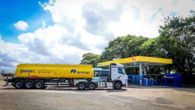 Ultrapar lucra R$ 256 mi em 4º tri e investe R$ 2,6 bi em 2026