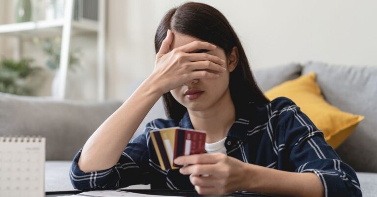 Como controlar gastos no cartão de crédito: estratégias para usar com consciência