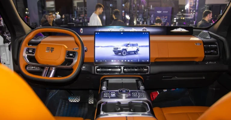 BYD lança Sealion 7 no Brasil por R$ 339 mil com design esportivo e tecnologia de ponta
