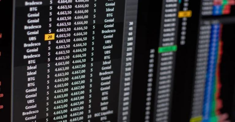 Ágora Investimentos Recomenda CXSE3 e AZZA3 para Day Trade Hoje com Potencial de 1,41% e 1,45%