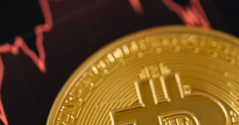 Bitcoin cai 6,4 agora para abaixo de US$ 65,7 mil
